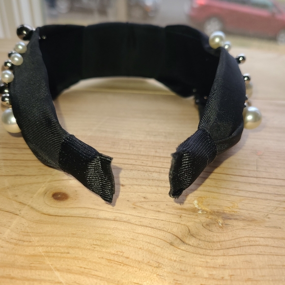 NWOT Black Knotted Headband with Faux Pearl & Bead Embellishments ๐ค๐ฆช - Picture 8 of 14